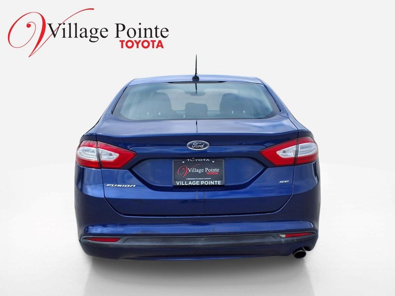 Used 2015 Ford Fusion SE FWD image 4