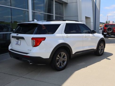Used 2023 Ford Explorer XLT w/ Equipment Group 202A AWD/4WD image 3