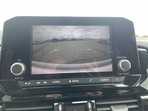 Used 2024 Nissan Pathfinder SV FWD image 26