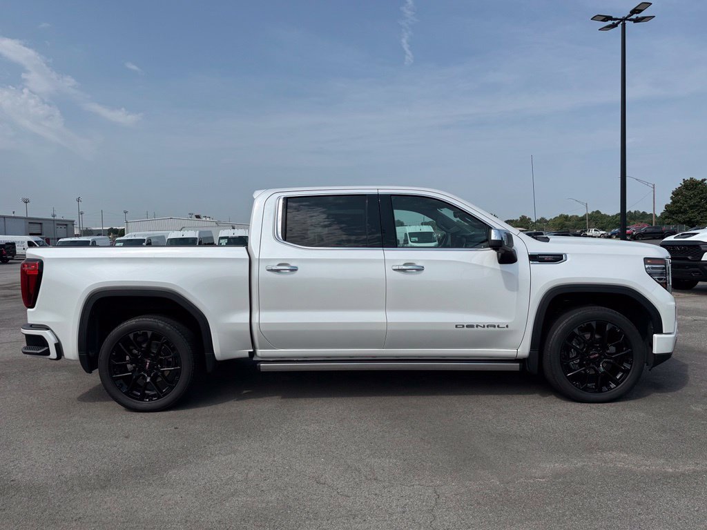 Used 2024 GMC Sierra 1500 Denali w/ Denali Reserve Package AWD/4WD image 9