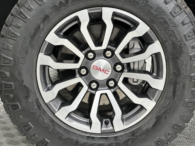 Used 2022 GMC Sierra 1500 AT4 w/ AT4 Premium Package AWD/4WD image 10
