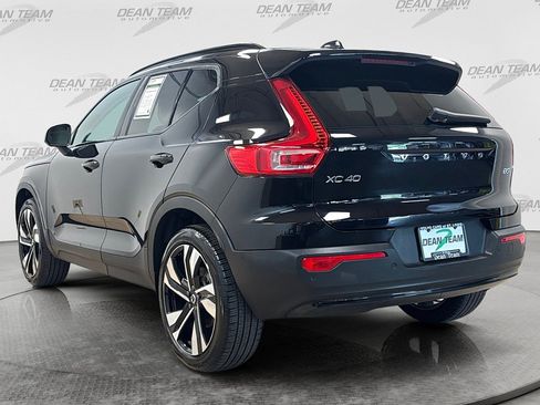 Used 2024 Volvo XC40 B5 Plus w/ Climate Package AWD/4WD image 6
