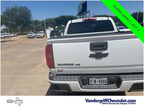 Used 2018 Chevrolet Colorado W/T w/ LPO, Premium Interior Package RWD image 10