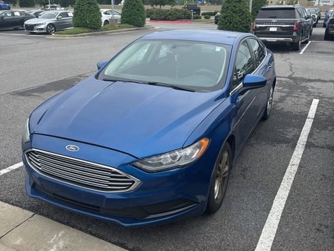 Used 2018 Ford Fusion SE FWD image 4