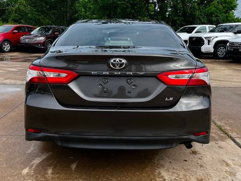 Used 2018 Toyota Camry LE FWD image 8