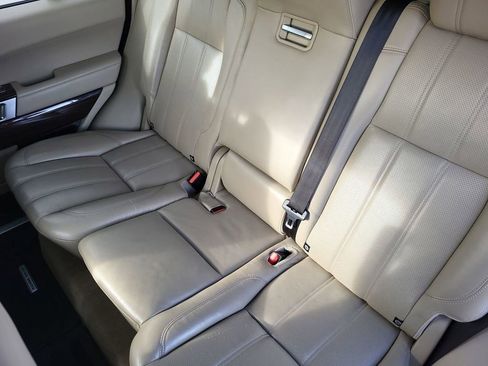 Used 2016 Land Rover Range Rover HSE image 32