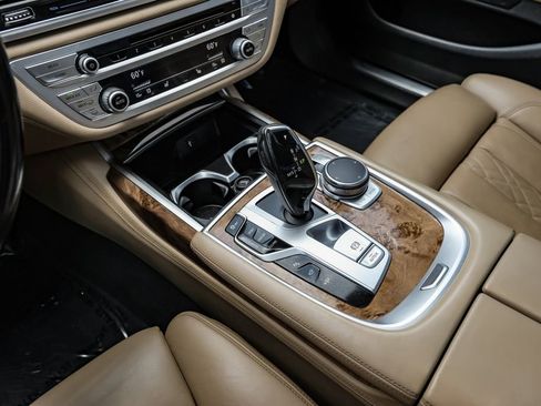 Used 2019 BMW 750i xDrive w/ M Sport Package AWD/4WD image 26