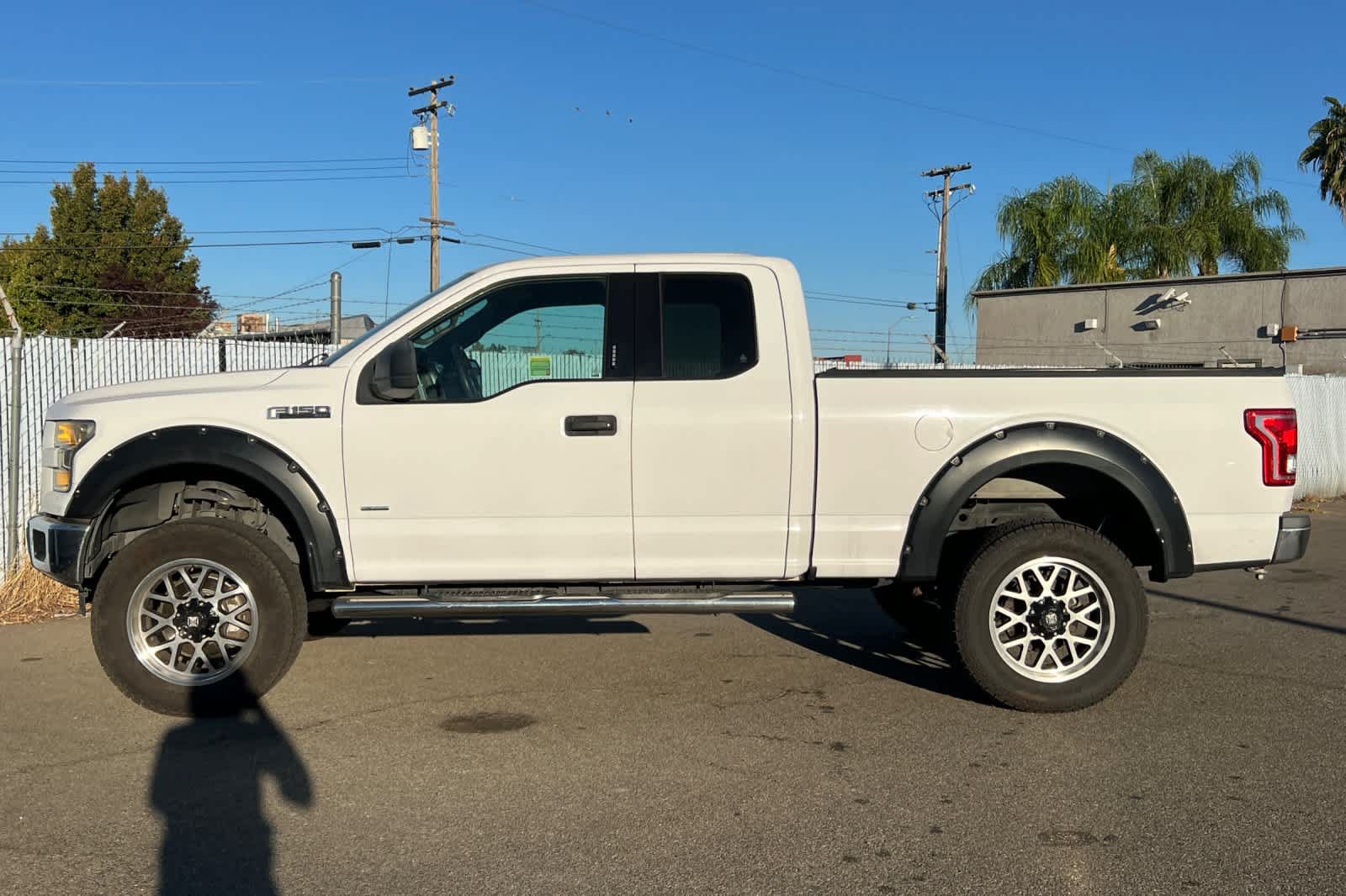 Used 2016 Ford F150 XLT RWD image 2