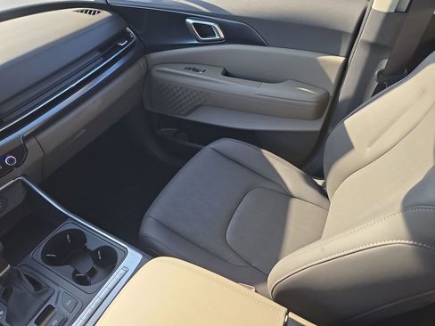New 2026 Kia Carnival FWD image 15