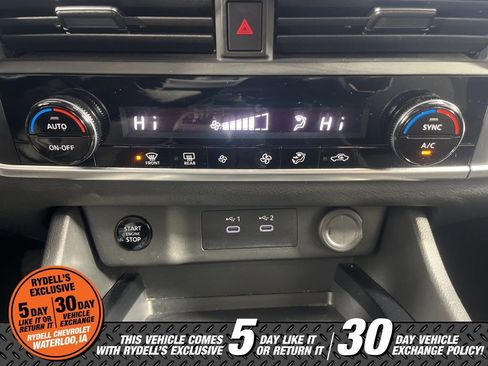 Used 2025 Nissan Rogue SV image 33