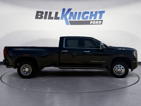 Used 2024 GMC Sierra 3500 Denali Ultimate AWD/4WD image 6
