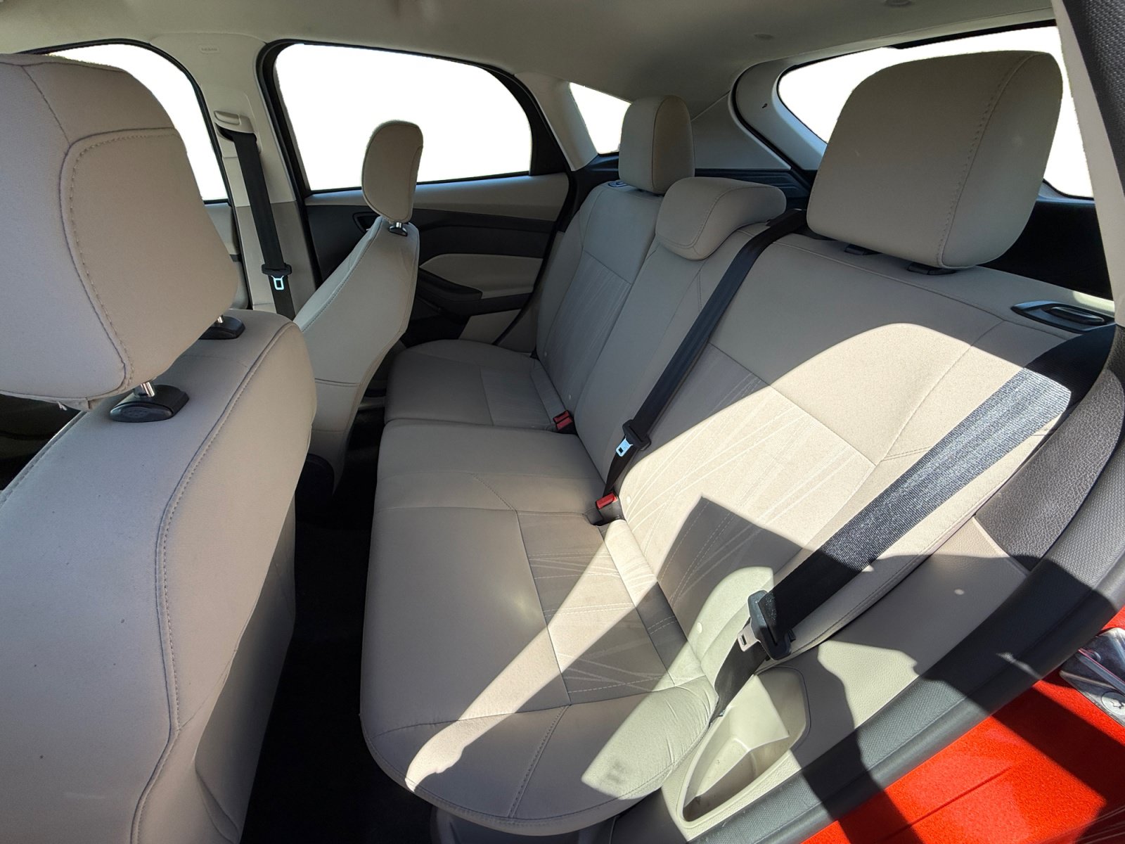 Used 2018 Ford Focus SE FWD image 16