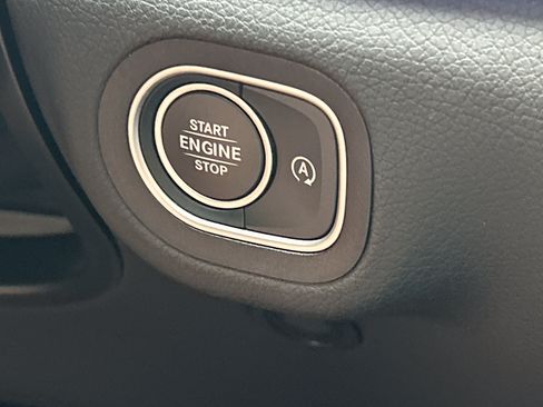 Certified 2025 Mercedes-Benz GLE 450 4MATIC image 29