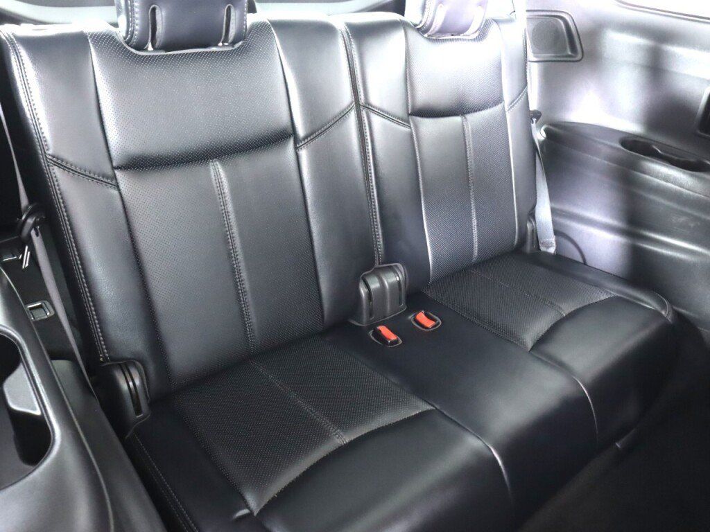 Used 2017 Nissan Pathfinder Platinum AWD/4WD image 52