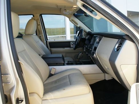 Used 2017 Ford Expedition EL XLT w/ Equipment Group 202A image 41