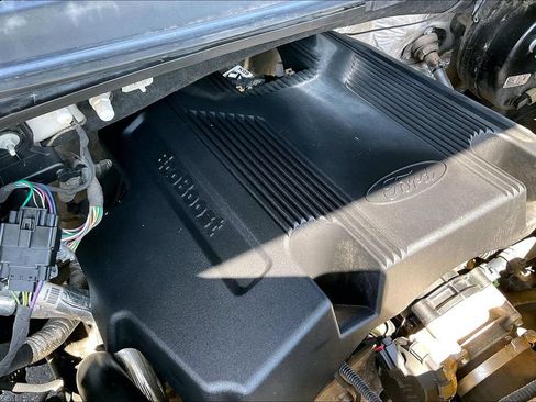 Used 2019 Ford F150 XLT w/ Equipment Group 302A Luxury AWD/4WD image 34