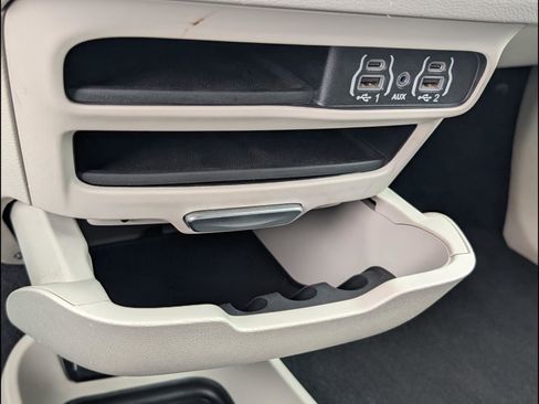 Used 2023 Chrysler Pacifica Touring-L image 20