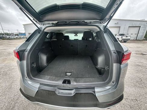 Used 2025 Chevrolet Blazer LT FWD image 25