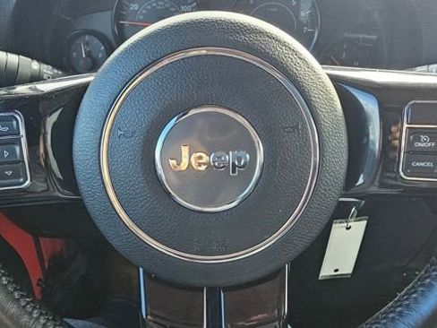 Used 2017 Jeep Wrangler Sahara AWD/4WD image 17