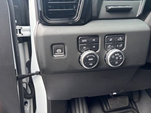 Used 2024 GMC Sierra 1500 AT4X AWD/4WD image 39