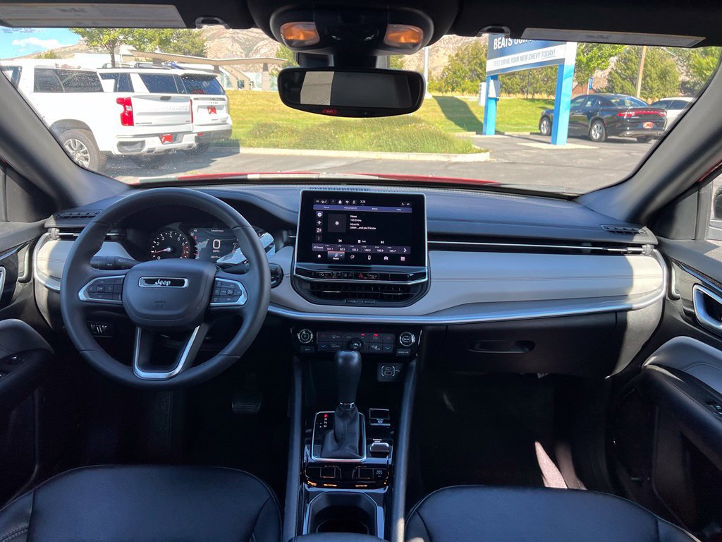 Used 2025 Jeep Compass Limited AWD/4WD image 20