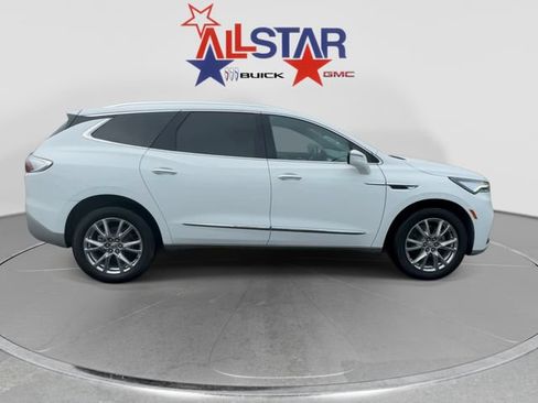Used 2024 Buick Enclave Essence w/ Experience Buick Package FWD image 8