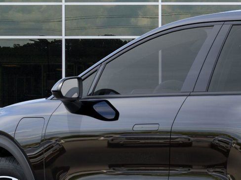 New 2026 Chevrolet Equinox EV LT image 13