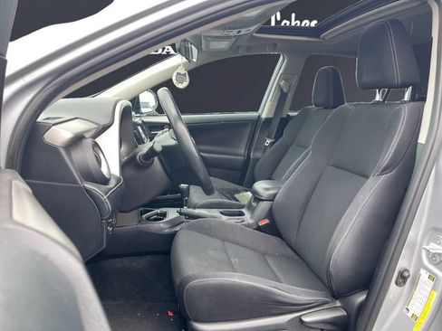 Used 2018 Toyota RAV4 XLE w/ Plus Extra Value Package FWD image 8