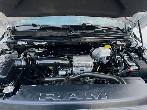 Used 2024 RAM 1500 Laramie image 30