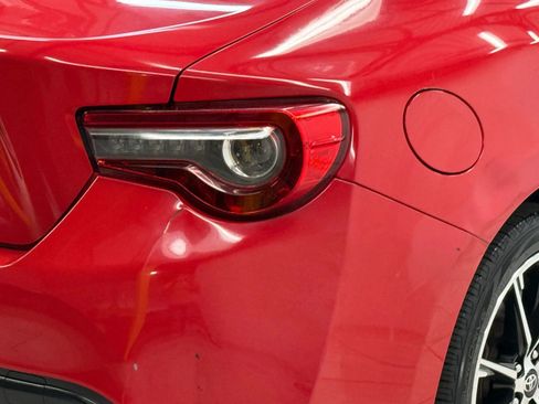 Used 2018 Toyota 86 image 10