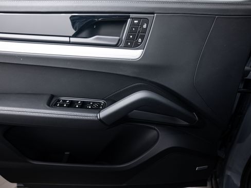 New 2026 Porsche Cayenne S AWD/4WD image 19