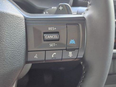 Certified 2025 Nissan Rogue SV AWD/4WD image 13