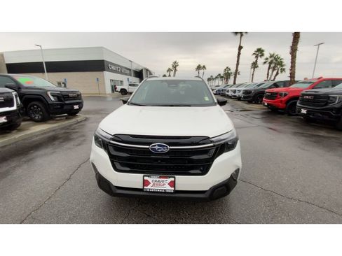 Used 2025 Subaru Forester Touring image 3