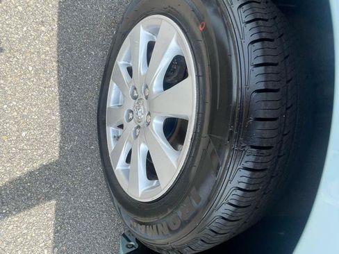 Used 2009 Toyota Camry XLE FWD image 17