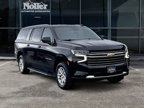 Used 2024 Chevrolet Suburban LT image 12