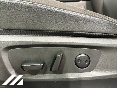 Used 2024 Nissan Pathfinder SL image 21