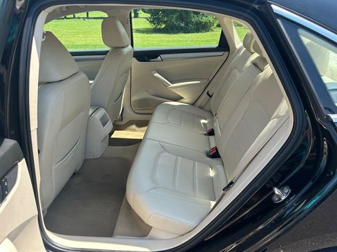 Used 2015 Volkswagen Passat 1.8T Limited Edition FWD image 15