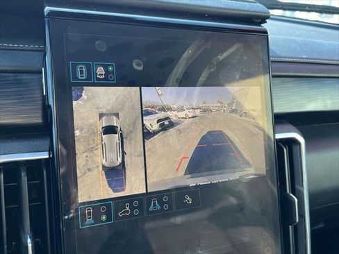 Certified 2025 GMC Acadia Elevation w/ Elevation Premium Package image 28