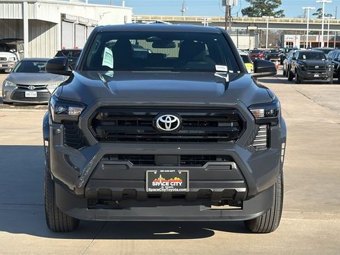 Used 2025 Toyota Tacoma SR image 2