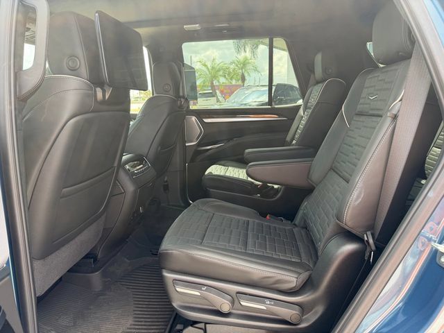 New 2026 Cadillac Escalade Platinum Sport w/ LPO, ONYX Package AWD/4WD image 10