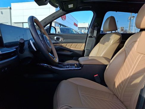 Used 2024 Kia Sorento SX Prestige w/ Olive Brown Leather Package image 13
