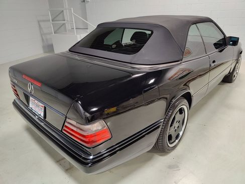Used 1995 Mercedes-Benz E 320 Convertible image 8