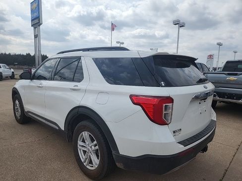 Used 2020 Ford Explorer XLT w/ Equipment Group 202A image 6