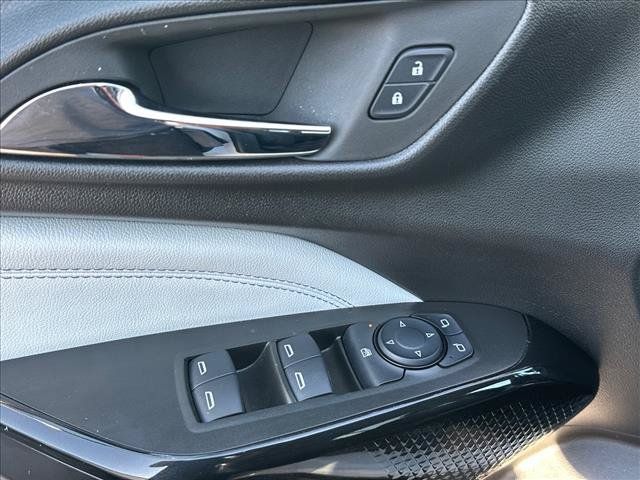 Used 2025 Chevrolet Trax LT w/ Driver Confidence Package FWD image 19