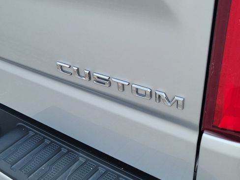 Used 2022 Chevrolet Silverado 1500 Custom RWD image 5