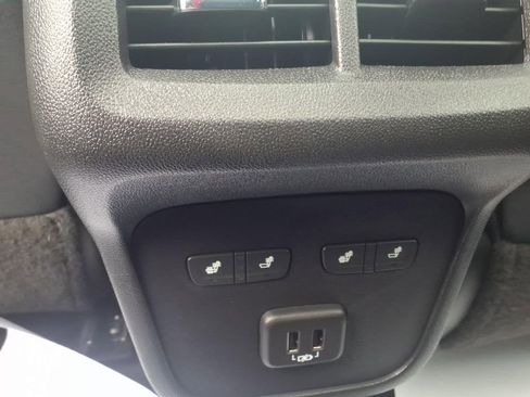 Used 2022 Chevrolet Equinox Premier FWD image 15