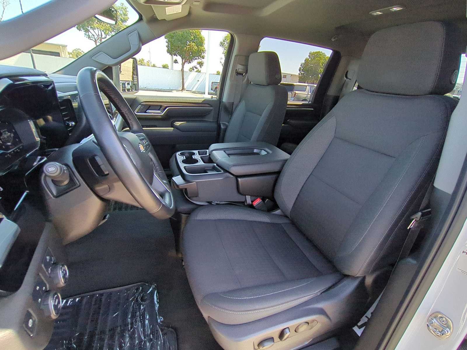 Used 2025 Chevrolet Silverado 2500 LT w/ Convenience Package AWD/4WD image 23
