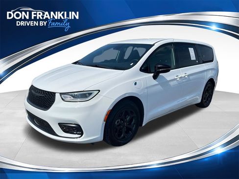 Used 2024 Chrysler Pacifica Limited FWD image 1