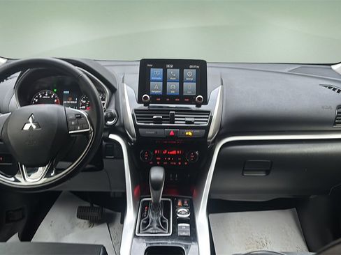 Used 2024 Mitsubishi Eclipse Cross SE image 12