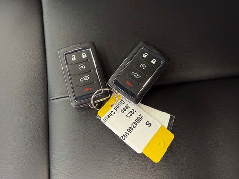 New 2025 Jeep Grand Cherokee L Limited image 31